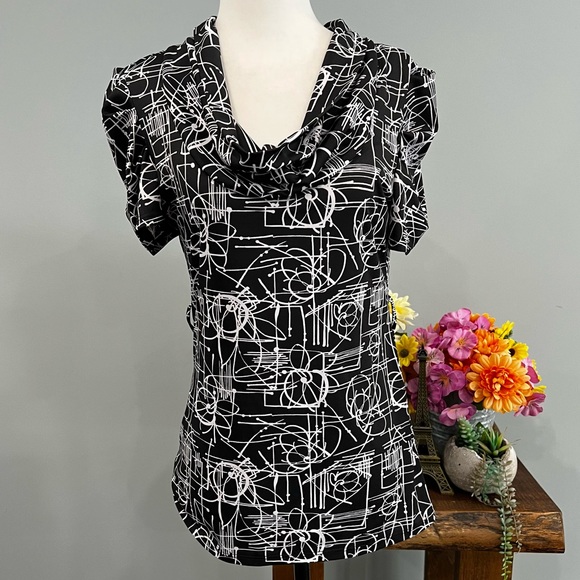 Beechers Brook Short Sleeve Top - Picture 2 of 12